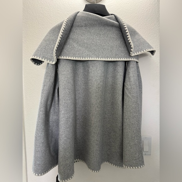 Marc New York Light Gray Women's Cape with Cream Trim - Picture 5 of 6